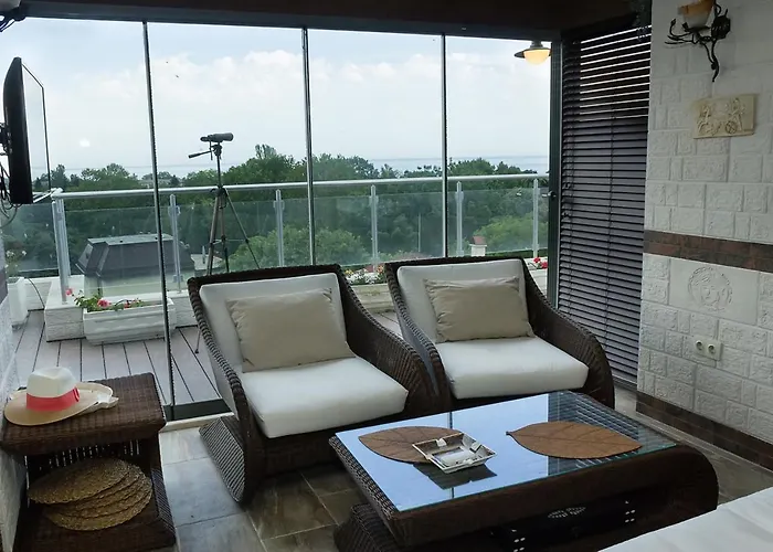 Апартамент Under The Stars - Lux Penthouse With Pool And Terrace By Flat Mаnager Св. Св. Константин и Елена